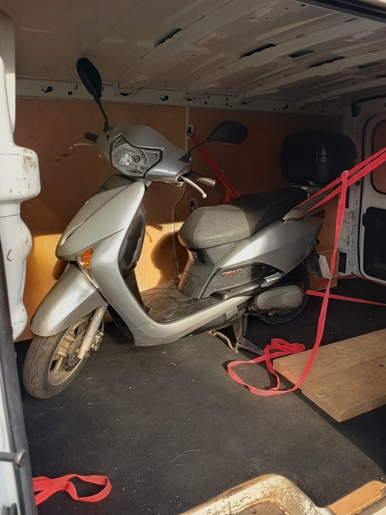 Quad and motorcycle transport service